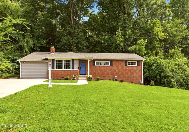 1st image of 360 East Dr, Oak Ridge, TN 37830 | MLS# 1349466