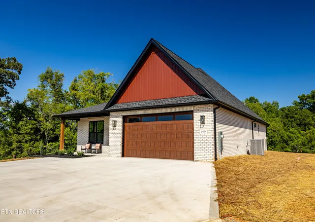 Photo 2 of Single family home for sale at 109 Burrstone Way, Maryville, TN 37803 | MLS# 1350361 | Listing updated on 2026-09-14