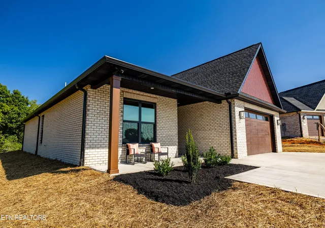 Photo 3 of Single family home for sale at 109 Burrstone Way, Maryville, TN 37803 | MLS# 1350361 | Listing updated on 2026-09-14