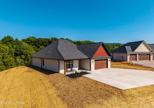 Photo 4 of Single family home for sale at 109 Burrstone Way, Maryville, TN 37803 | MLS# 1350361 | Listing updated on 2026-09-14