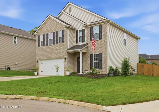 Photo 3 of Single family home for sale at 7935 Beeler Farms Ln, Knoxville, TN 37918 | MLS# 1349341 | Listing updated on 2026-07-24