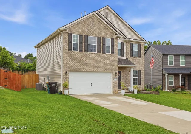 Photo 4 of Single family home for sale at 7935 Beeler Farms Ln, Knoxville, TN 37918 | MLS# 1349341 | Listing updated on 2026-07-24