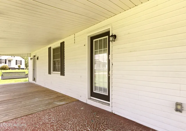 Photo 3 of Sale Pending at 108 Meadowbrook St, Clinton, TN 37716 | MLS# 1349351 | Listing updated on 2026-08-28