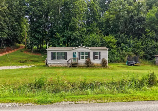 Photo 3 of Single family home for sale at 2236 Buttermilk Rd, Lenoir City, TN 37771 | MLS# 1349727 | Listing updated on 2026-09-14