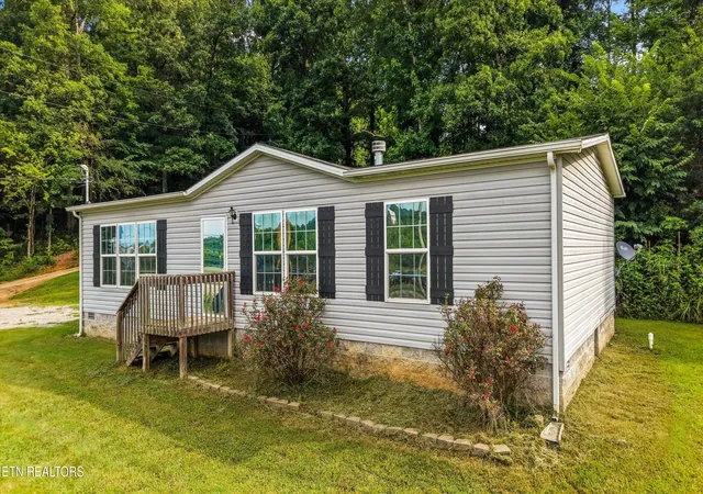 Photo 3 of Sale Pending at 2236 Buttermilk Rd, Lenoir City, TN 37771 | MLS# 1349727 | Listing updated on 2026-10-06