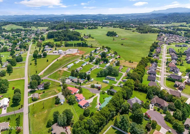 Photo 2 of Sale Pending at 2330 Maxwell Ln, Sevierville, TN 37876 | MLS# 1349414 | Listing updated on 2026-09-21