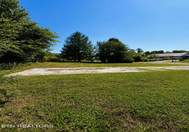 2nd image of 106 Wiley Cemetery Ln, Lake City, TN 37769 | MLS# 1349418