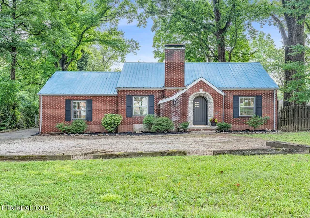 Photo 2 of Single family home for sale at 5705 Chapman Hwy, Knoxville, TN 37920 | MLS# 1349650 | Listing updated on 2026-09-07