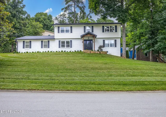 Photo 1 of Single family home for sale at 1914 Northwood Dr, Knoxville, TN 37923 | MLS# 1349402 | Listing updated on 2026-09-15