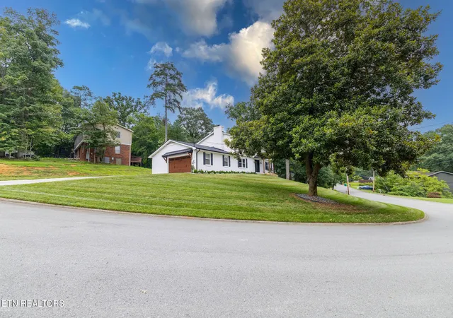 Photo 3 of Single family home for sale at 1914 Northwood Dr, Knoxville, TN 37923 | MLS# 1349402 | Listing updated on 2026-09-15