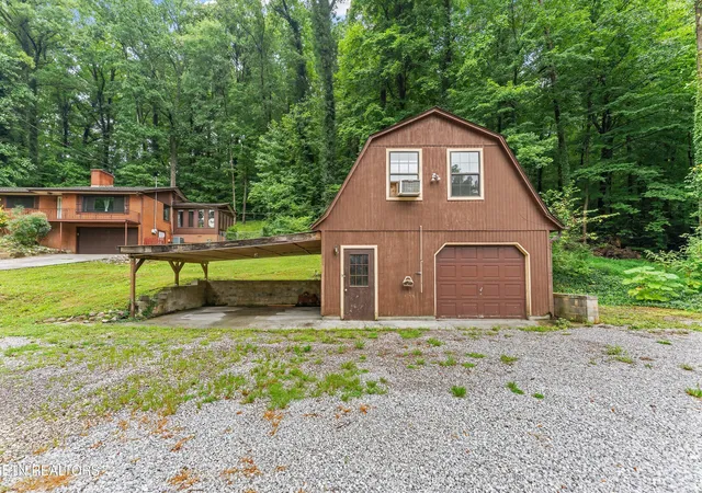 Photo 2 of Single family home for sale at 2618,2528 Shaler Ln, Knoxville, TN 37920 | MLS# 1349462 | Listing updated on 2026-09-17