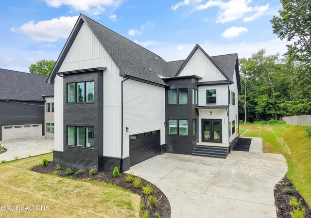 Photo 3 of Single family home for sale at 1904 Amherst Rd, Knoxville, TN 37921 | MLS# 1349410 | Listing updated on 2026-09-17