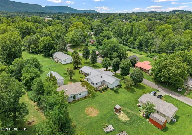 37th image of 107 Georgia Ave, Etowah, TN 37331 | MLS# 1350839