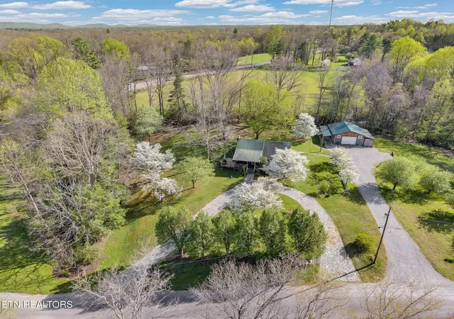 1st image of 31 Wayfarer Ln, Crossville, TN 38572 | MLS# 1349877