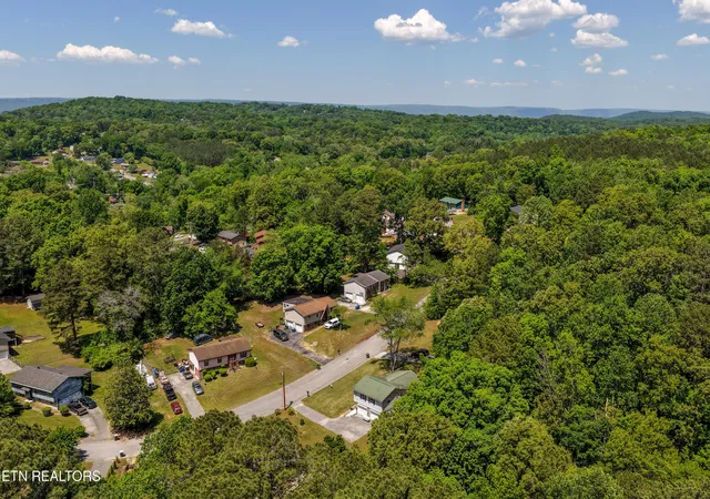Photo 23 of Single family home for sale at 2427 Leann Cir, Chattanooga, TN 37406 | MLS# 1349422 | Listing updated on 2026-09-14
