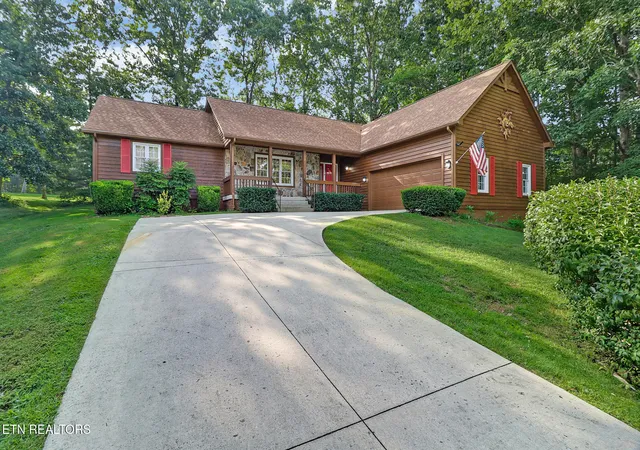 1st image of 25 Amesbury Ct, Crossville, TN 38558 | MLS# 1351987