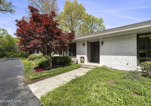 Photo 3 of Single family home for sale at 5413 Riverbend Dr, Knoxville, TN 37919 | MLS# 1349447 | Listing updated on 2026-08-31