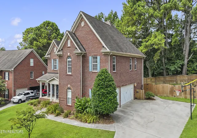 Photo 3 of Sale Pending at 1019 Andover View Ln, Knoxville, TN 37922 | MLS# 1349429 | Listing updated on 2026-08-17