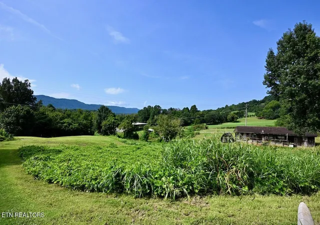 2nd image of 2030 Six Mile Rd, Maryville, TN 37803 | MLS# 1351841