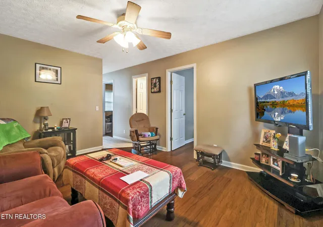 2nd image of 3246 Pow Camp Rd, Crossville, TN 38572 | MLS# 1349458