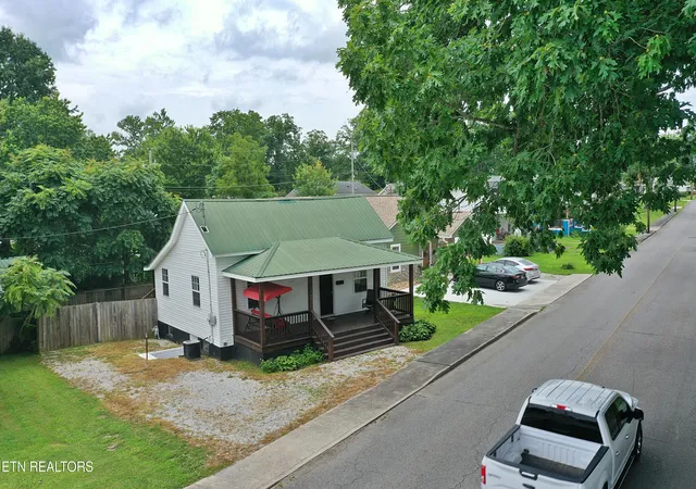1st image of 117 N Main St, Oneida, TN 37841 | MLS# 1349828