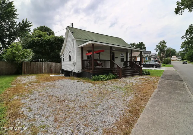 2nd image of 117 N Main St, Oneida, TN 37841 | MLS# 1349828