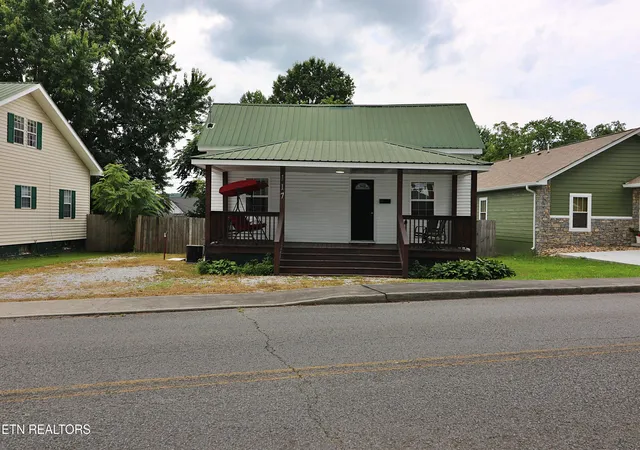 3rd image of 117 N Main St, Oneida, TN 37841 | MLS# 1349828
