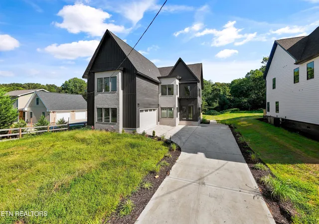 Photo 3 of Single family home for sale at 1908 Amherst Rd, Knoxville, TN 37921 | MLS# 1349492 | Listing updated on 2026-09-17