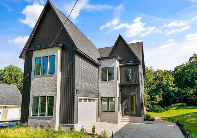 Photo 4 of Single family home for sale at 1908 Amherst Rd, Knoxville, TN 37921 | MLS# 1349492 | Listing updated on 2026-09-17