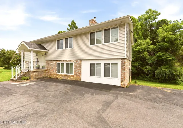 Photo 2 of Single family home for sale at 567 W Old Rutledge Pike, Blaine, TN 37709 | MLS# 1349495 | Listing updated on 2026-09-14