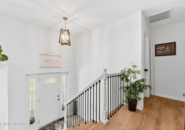 Photo 4 of Single family home for sale at 567 W Old Rutledge Pike, Blaine, TN 37709 | MLS# 1349495 | Listing updated on 2026-09-14