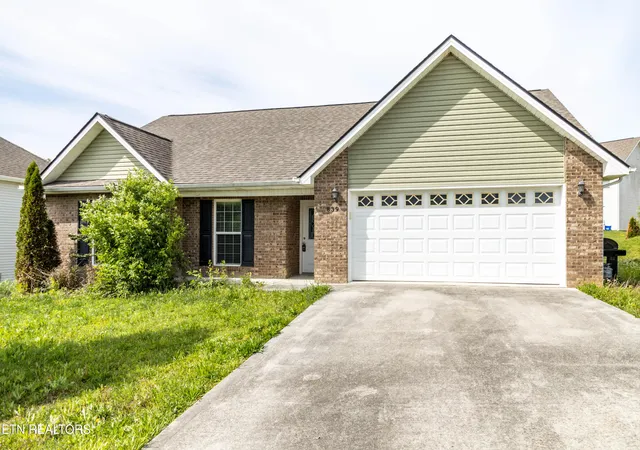 Photo 1 of Single family home for sale at 839 Wells Rd, Maryville, TN 37801 | MLS# 1349704 | Listing updated on 2026-07-28