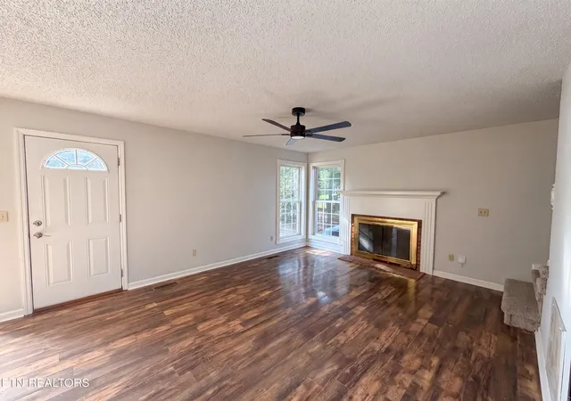 Photo 3 of Single family home for sale at 518 Glenfield Cir, Maryville, TN 37804 | MLS# 1350072 | Listing updated on 2026-09-25
