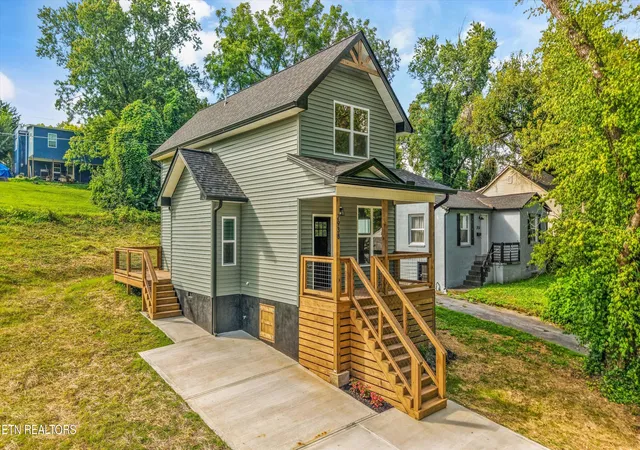 Photo 2 of Single family home for sale at 2938 Hillside Ave, Knoxville, TN 37914 | MLS# 1349510 | Listing updated on 2026-09-17