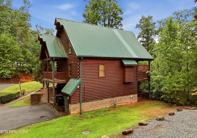 Photo 3 of Single family home for sale at 1742 Elk Springs Way, Gatlinburg, TN 37738 | MLS# 1349560 | Listing updated on 2026-09-04