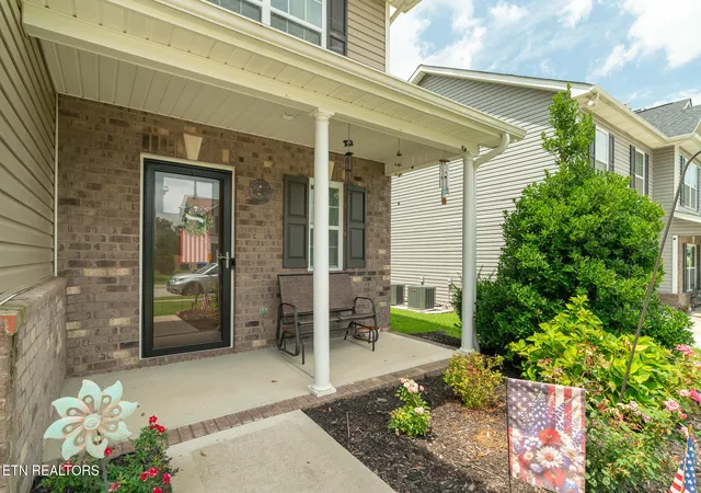 Photo 3 of Single family home for sale at 6901 Holliday Park Ln, Knoxville, TN 37918 | MLS# 1349561 | Listing updated on 2026-09-17