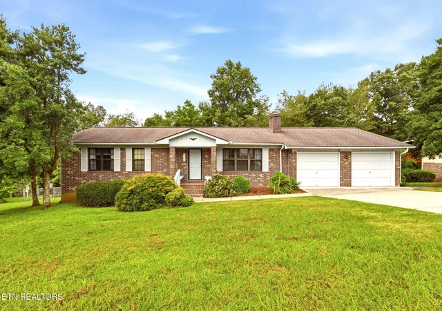 1st image of 624 Greenwood Dr, Clinton, TN 37716 | MLS# 1349545