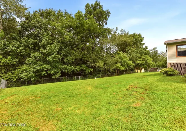 31st image of 624 Greenwood Dr, Clinton, TN 37716 | MLS# 1349545