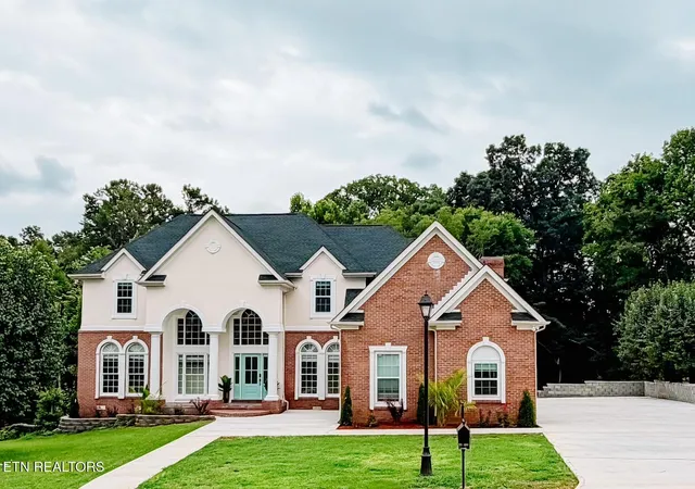 Photo 2 of Single family home for sale at 5619 Fountain Gate Rd, Knoxville, TN 37918 | MLS# 1349632 | Listing updated on 2026-08-31