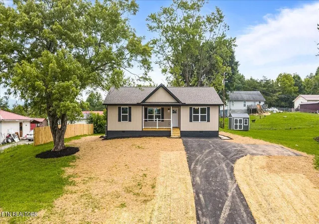 1st image of 309 Valley View Rd, La Follette, TN 37766 | MLS# 1349554