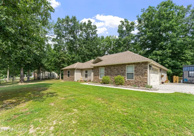 4th image of 190 Logan Ln, Oneida, TN 37841 | MLS# 1350116