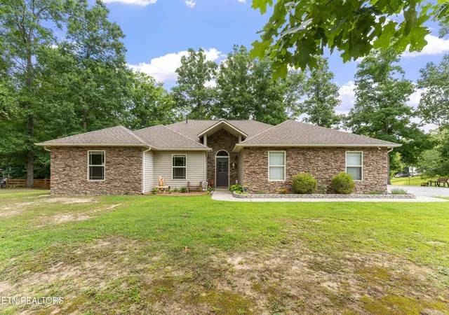 5th image of 190 Logan Ln, Oneida, TN 37841 | MLS# 1350116