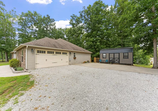 Photo 3 of Sale Pending at 190 Logan Ln, Oneida, TN 37841 | MLS# 1350116 | Listing updated on 2026-09-11