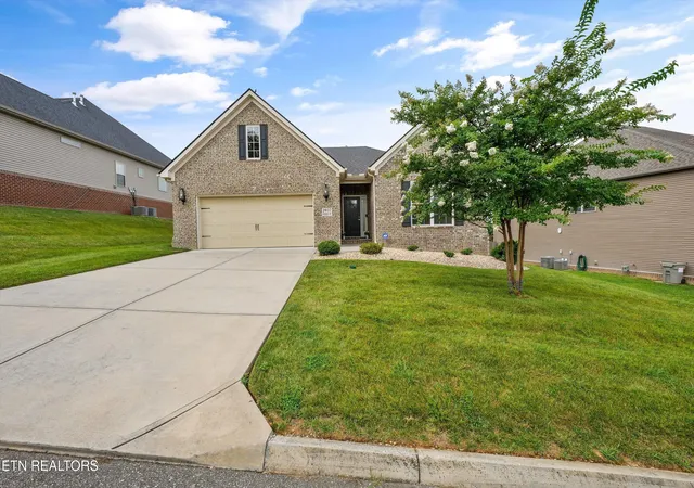 Photo 1 of Single family home for sale at 2037 Wooded Mountain Ln, Knoxville, TN 37922 | MLS# 1349600 | Listing updated on 2026-09-17