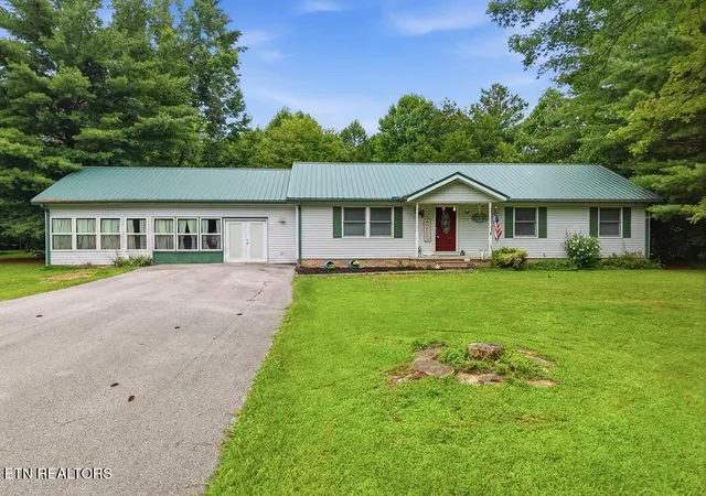 1st image of 330 Deerfield Rd, Sparta, TN 38583 | MLS# 1349598
