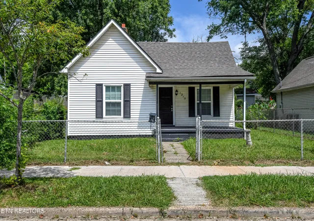1st image of 1215 Delaware Ave, Knoxville, TN 37921 | MLS# 1349891