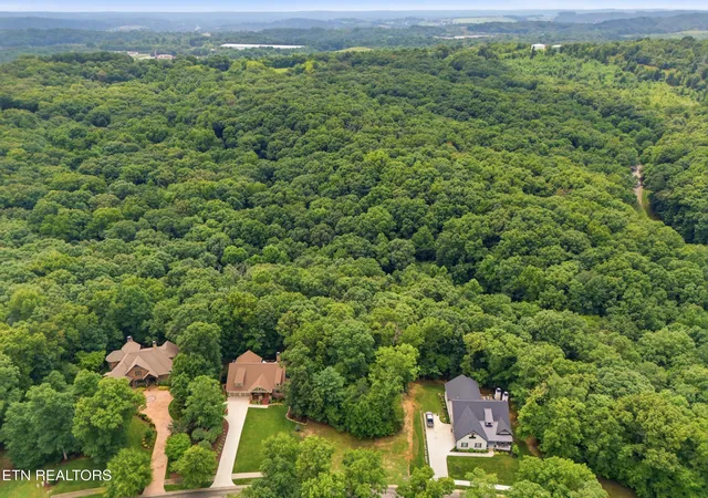 1st image of 1004 Old Dogwood Tr, Loudon, TN 37774 | MLS# 1349603