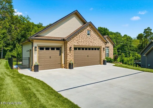 2nd image of 304 Cheeyo Ln, Loudon, TN 37774 | MLS# 1349908