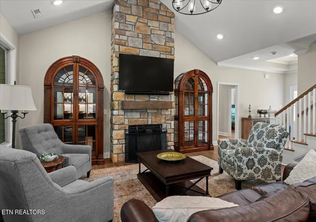 Photo 3 of Single family home for sale at 304 Cheeyo Ln, Loudon, TN 37774 | MLS# 1349908 | Listing updated on 2026-09-14