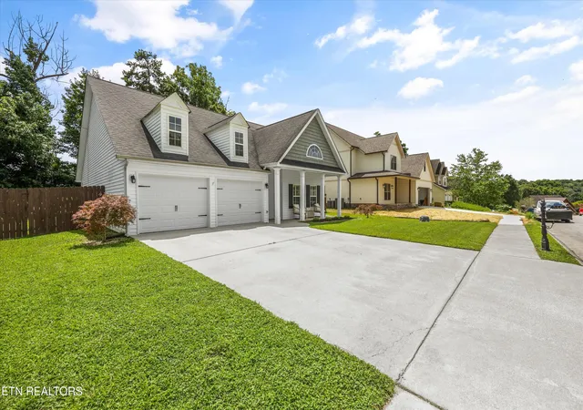 2nd image of 566 Hillside Ln, Lenoir City, TN 37771 | MLS# 1350834